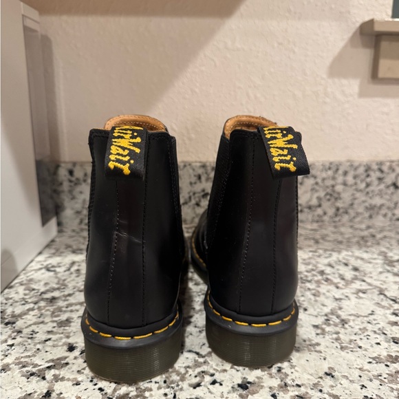 Dr Marten Chelsea Boot - Picture 3 of 7